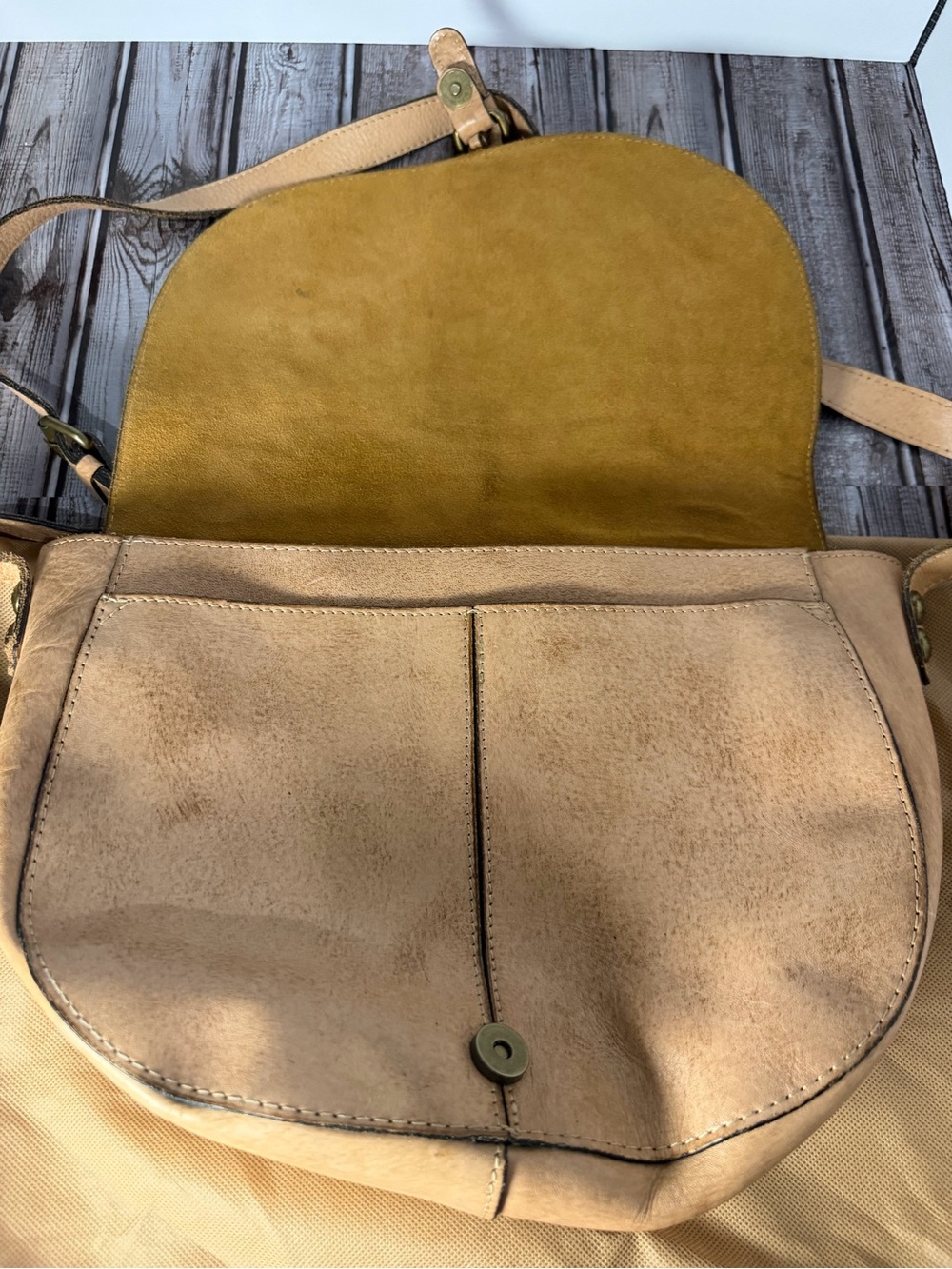 Patricia Nash Beige Tooled Floral Leather Crossbody - Picture 3 of 8